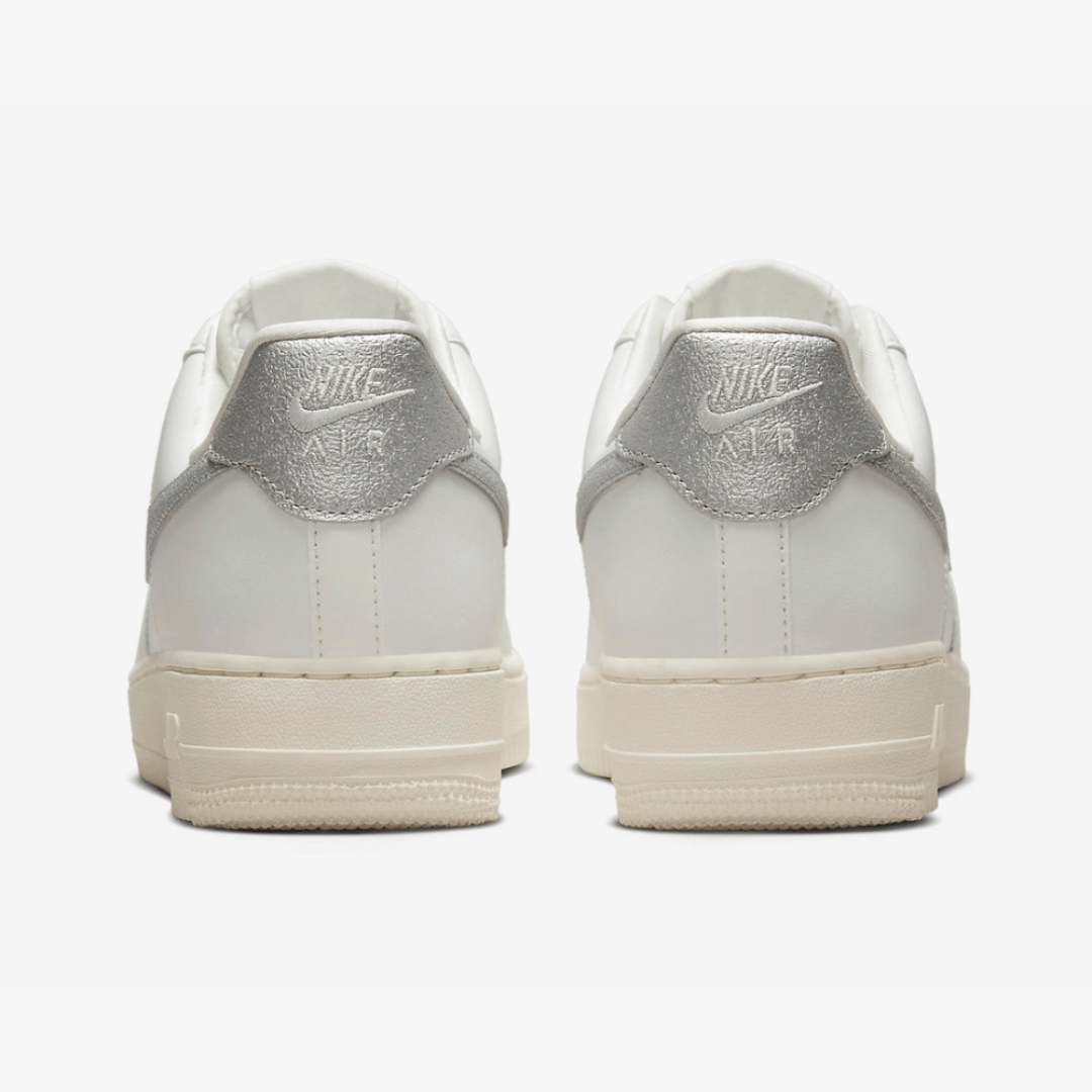 Nike Air Force 1 Low Summit White Sail Metallic Silver