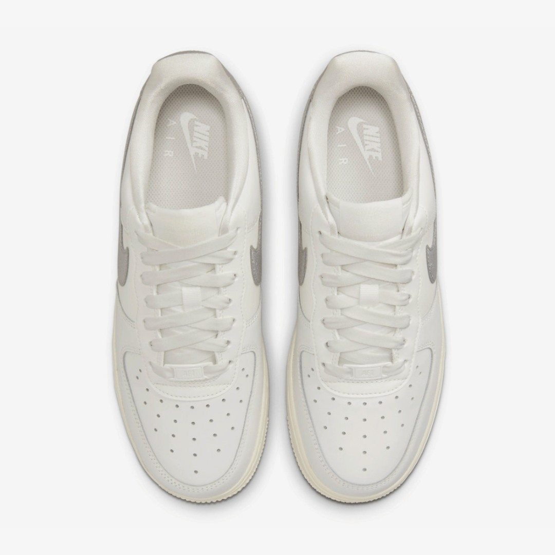 Nike Air Force 1 Low Summit White Sail Metallic Silver