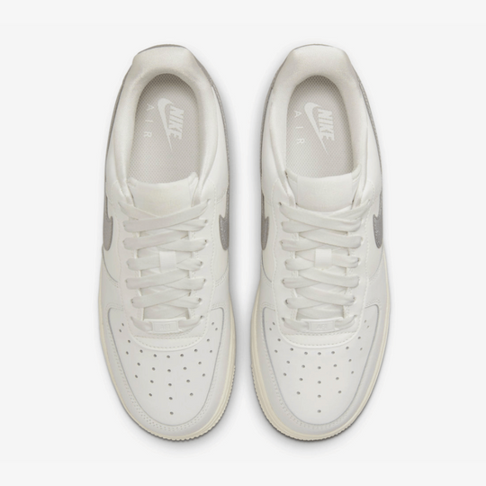 Nike Air Force 1 Low Summit White Sail Metallic Silver